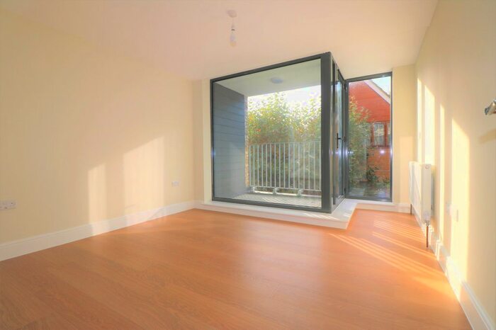 1 Bedroom Flat To Rent In Cameron Road, Ilford, Essex IG3