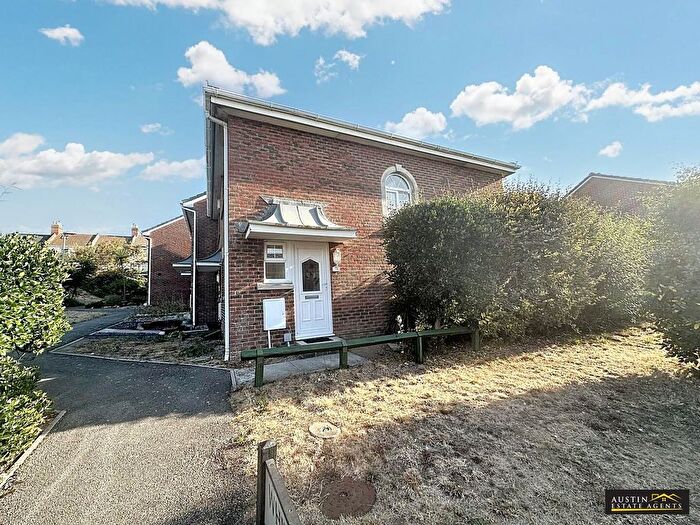 2 Bedroom End Terrace House For Sale In Whitehead Drive, Wyke Regis, Weymouth, Dorset, DT4