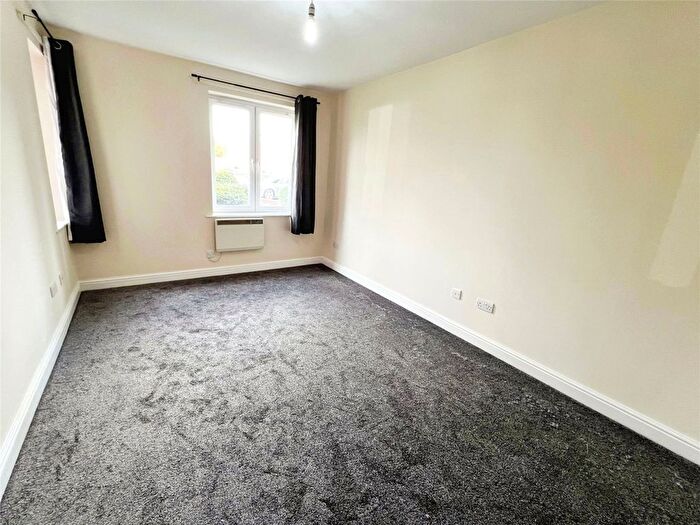 2 Bedroom Flat To Rent In Bravery Court, Liverpool, Merseyside, L19