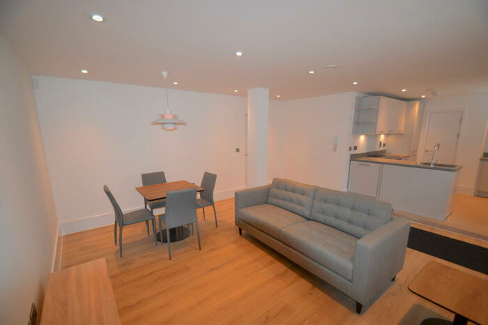 2 Bedroom Flat To Rent In George Street Chambers, George Street, Birmingham, West Midlands, B3