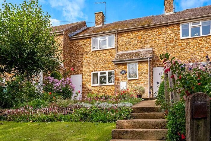 3 Bedroom Cottage For Sale In Appletree Cottage, Upper Wardington, OX17