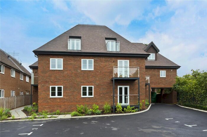 1 Bedroom Flat To Rent In Yorke Road, Reigate, Surrey, RH2