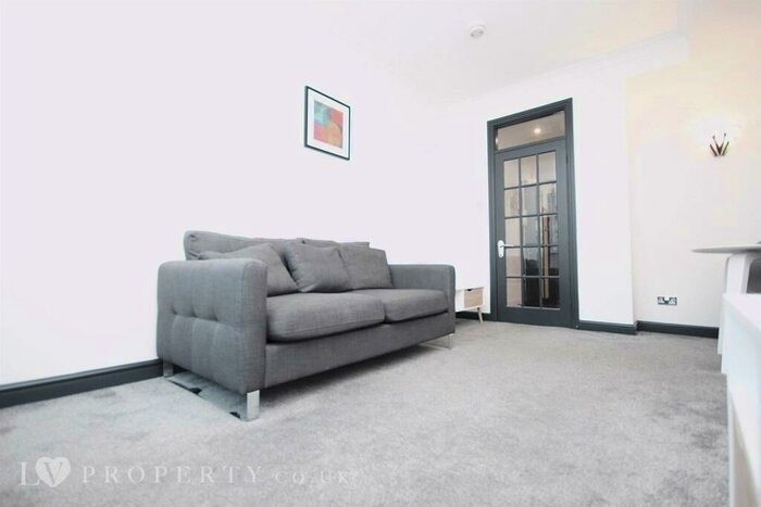 1 Bedroom Apartment To Rent In Burnes Jones House, Birmingham City Centre, B2