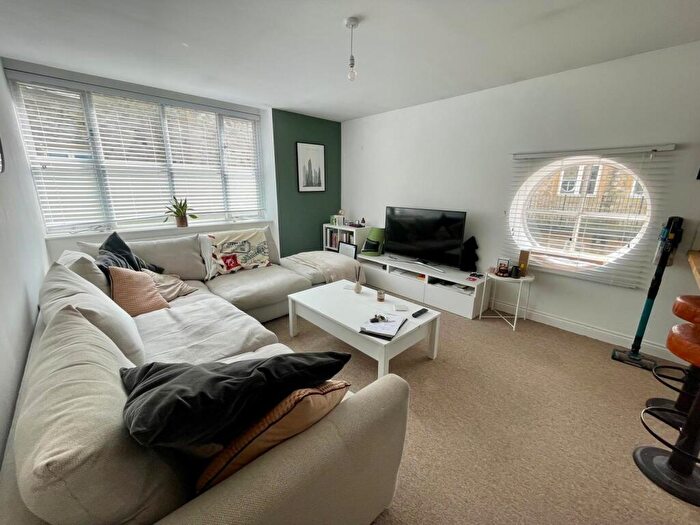 2 Bedroom Flat To Rent In Craven Mews, Skipton, Yorkshire, BD23