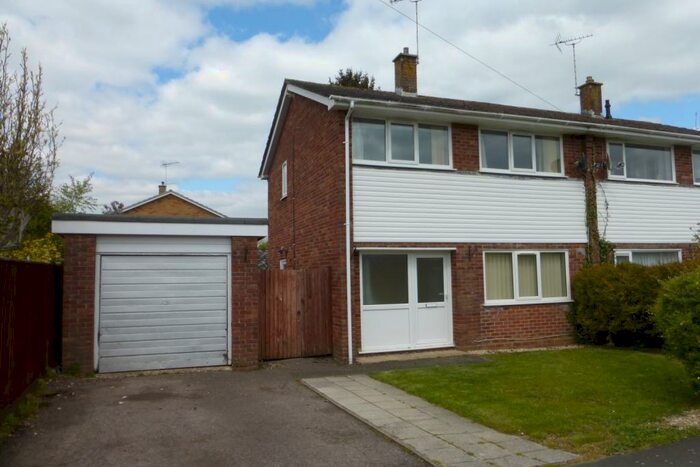 3 Bedroom Semi-Detached House To Rent In Fordingbridge, Hampshire, SP6