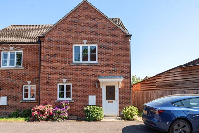 2 Bedroom End Of Terrace House For Sale In Dowles Green, Wokingham, Berkshire, RG40