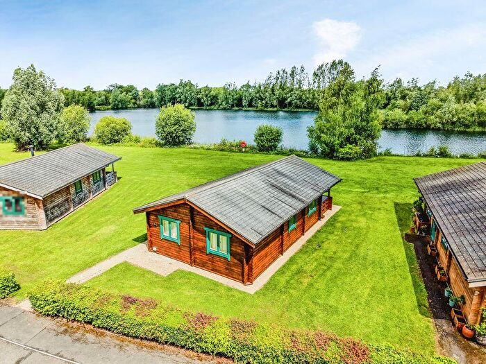 2 Bedroom Lodge For Sale In Lake Pochard, Cirencester, GL7