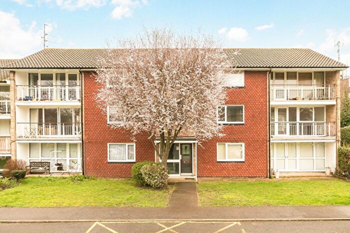 3 Bedroom Flat To Rent In Basinghall Gardens, Sutton, SM2