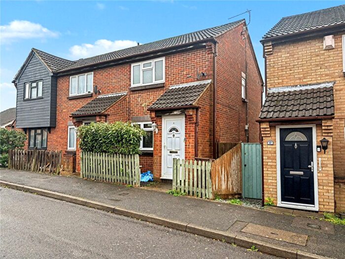 2 Bedroom End Of Terrace House For Sale In Severn Road, Lordswood, Kent, ME5