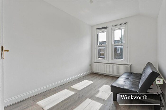 2 Bedroom Maisonette To Rent In Wooler Street, London, Uk, SE17