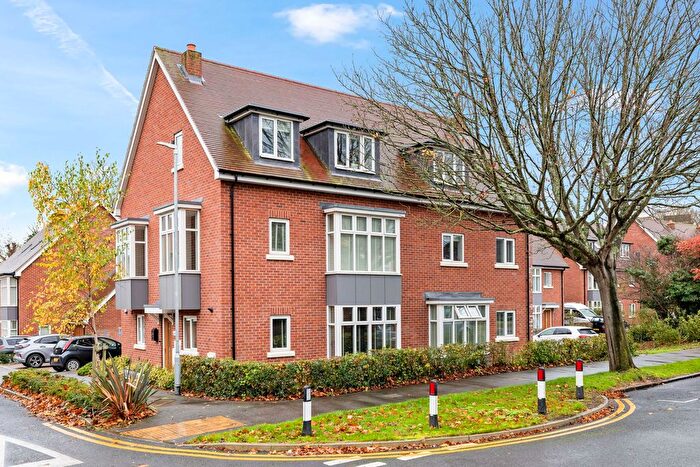 1 Bedroom Flat For Sale In Bluebell Gardens, Folkestone, CT20