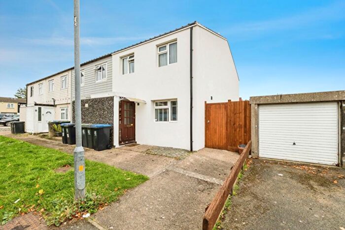 4 Bedroom Terraced House For Sale In Limes Avenue, Chigwell, Essex, IG7