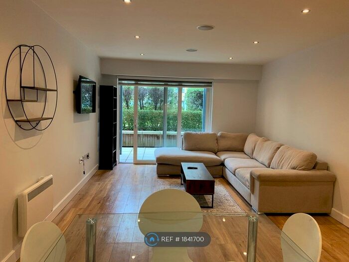 1 Bedroom Flat To Rent In Claremont House, London, NW9