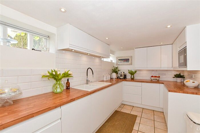 4 Bedroom Semi-Detached House For Sale In The Street, Smarden, Ashford, Kent, TN27