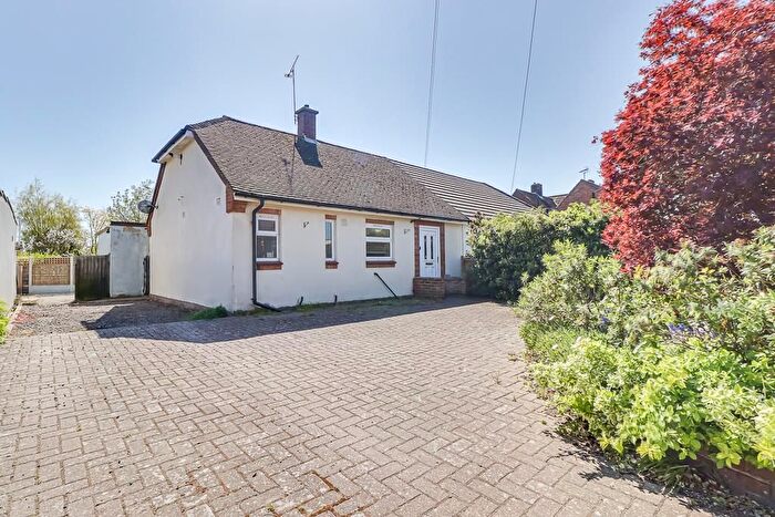 1 Bedroom Semi-Detached Bungalow For Sale In Brays Lane, Rochford, SS4