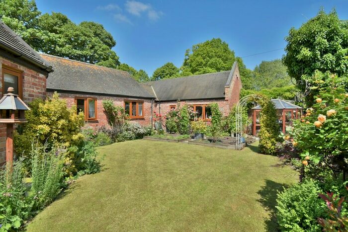 4 Bedroom Barn Conversion For Sale In Church Lane, Thrumpton, NG11