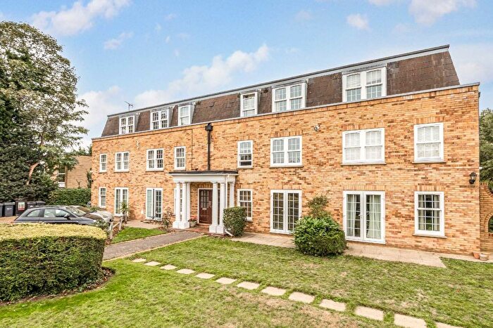 1 Bedroom Flat To Rent In St. James's Road, Hampton Hill, TW12