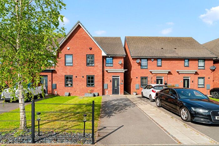 4 Bedroom Semi-Detached House For Sale In Cartwrights Farm Road, Liverpool, L24