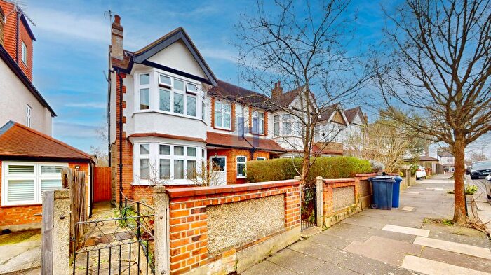 5 Bedroom Semi Detached House For Sale In Highview Road, London, London, W13