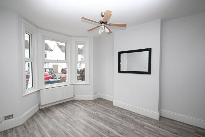 3 Bedroom House To Rent In Hurlstone Road, Selhurst, SE25