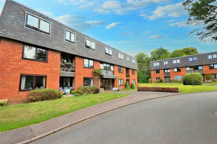 3 Bedroom Apartment To Rent In Great Austins, Farnham, Surrey, GU9