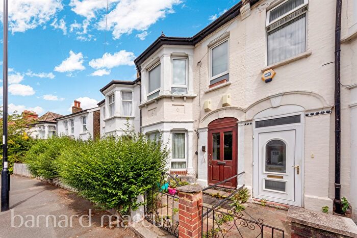 3 Bedroom Flat For Sale In Elliott Road, Thornton Heath, CR7
