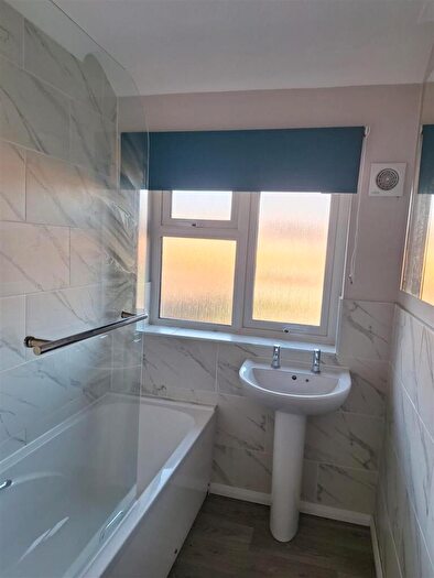 2 Bedroom End Of Terrace House To Rent In Coleridge Gardens, Lincoln, LN2