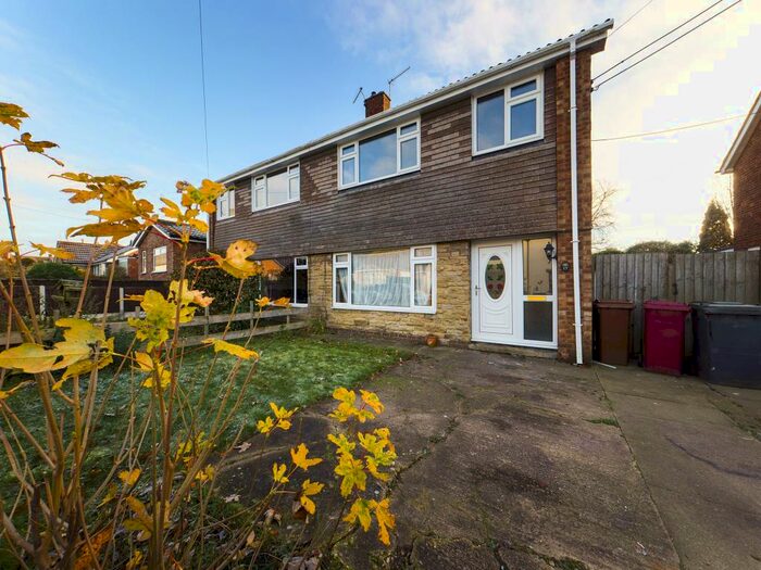 3 Bedroom Semi-Detached House To Rent In Park Street, Messingham, DN17