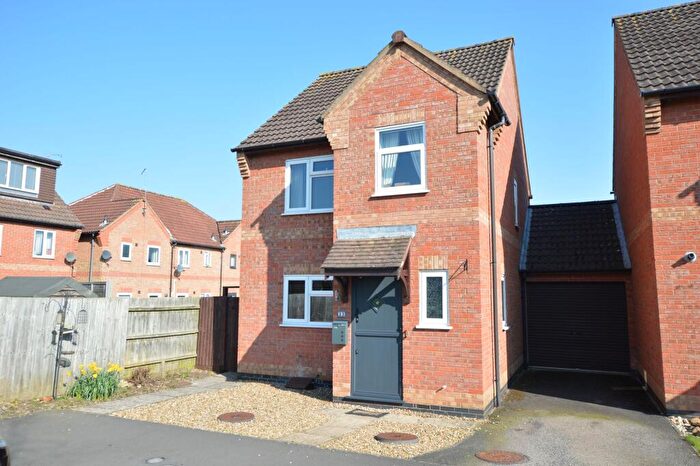 3 Bedroom Link Detached House For Sale In The Causeway, Thurlby, PE10
