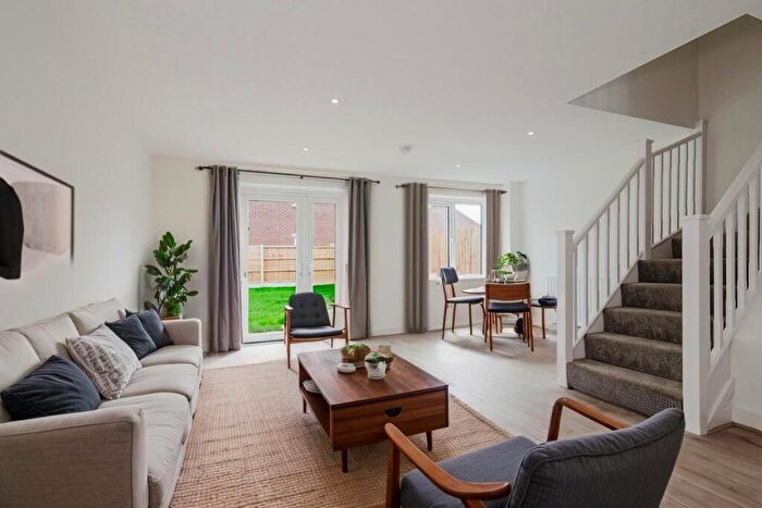 3 Bedroom House To Rent In Waterlily Drive, Doncaster, DN5