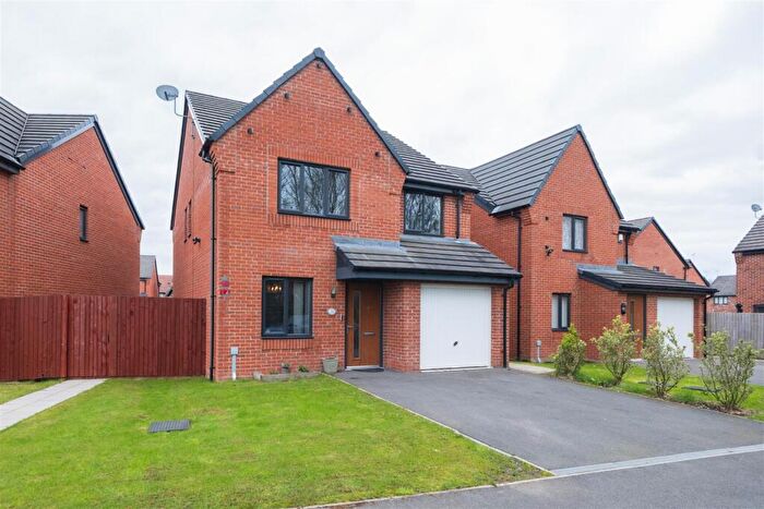 4 Bedroom Detached House For Sale In Castlemilk Court, Winsford, CW7