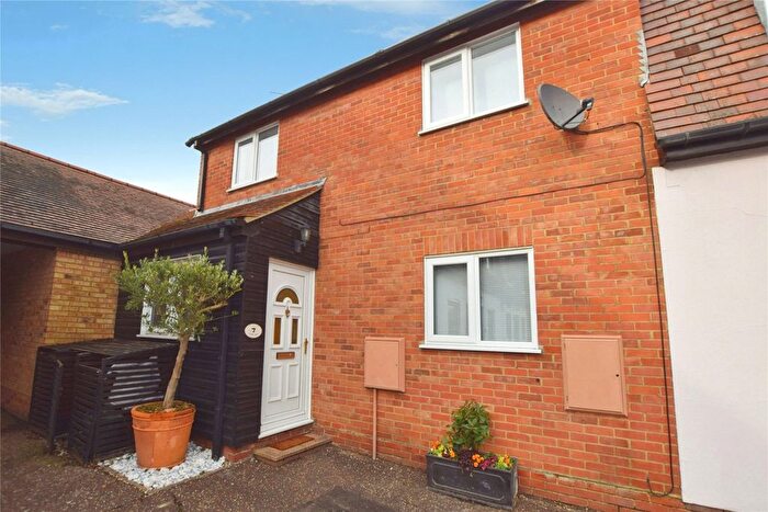 2 Bedroom Semi-Detached House For Sale In Elliot Close, South Woodham Ferrers, Chelmsford, Essex, CM3