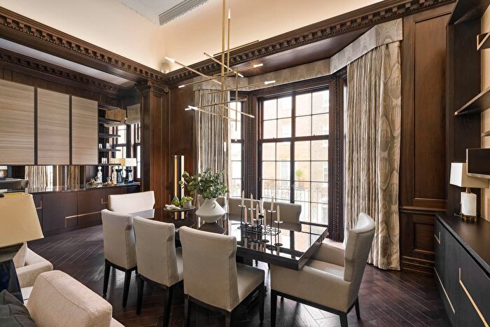 3 Bedroom Flat To Rent In Charles Street, London, W1J