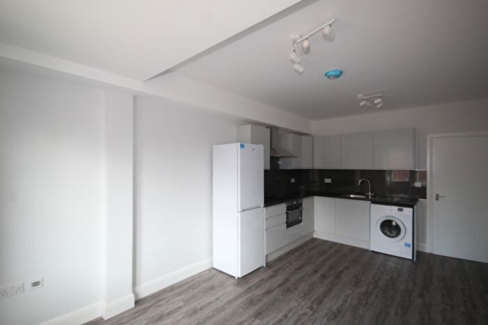 3 Bedroom Maisonette To Rent In Carlton Avenue, Harrow, Middlesex, HA3