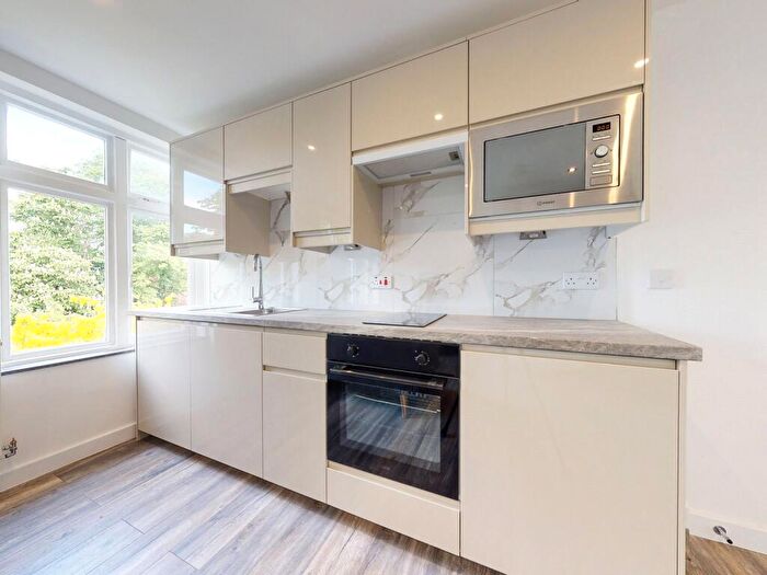 1 Bedroom Apartment To Rent In Apt, Hyde Terrace #, LS2