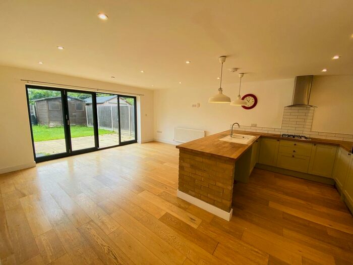 4 Bedroom Town House To Rent In Humberstone Lane, Thurmaston, LE4