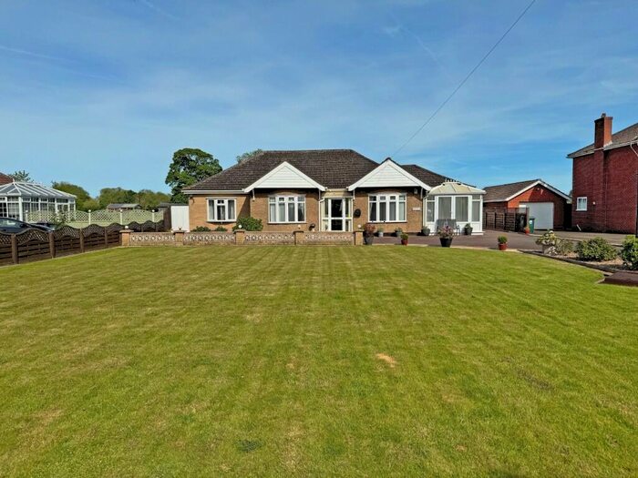 3 Bedroom Detached Bungalow For Sale In Main Road, Carrington, PE22