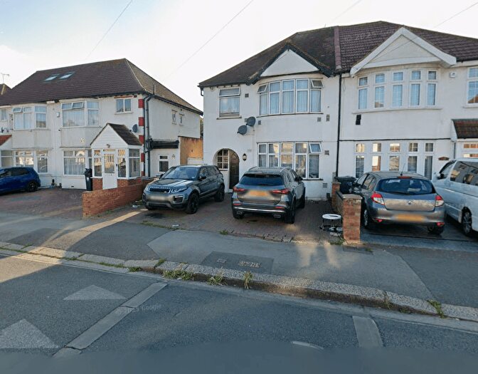 1 Bedroom Flat To Rent In Hounslow, TW4