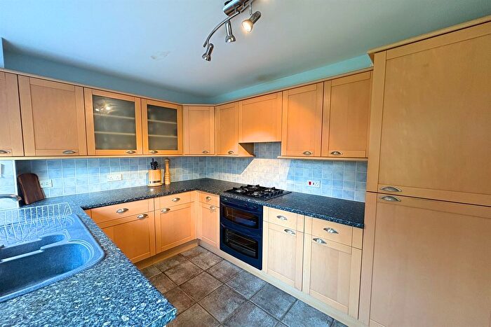 3 Bedroom Semi-detached House For Sale In Dunoon Close, Holmes Chapel, CW4