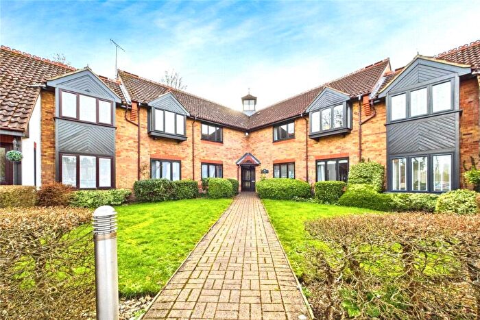 2 Bedroom Apartment To Rent In Stanbury Gate, Spencers Wood, Reading, Berkshire, RG7