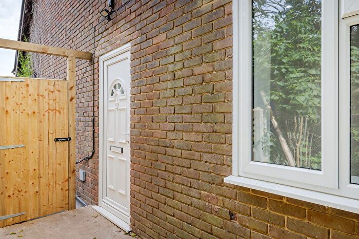 1 Bedroom Flat To Rent In Station Road East, Oxted, RH8