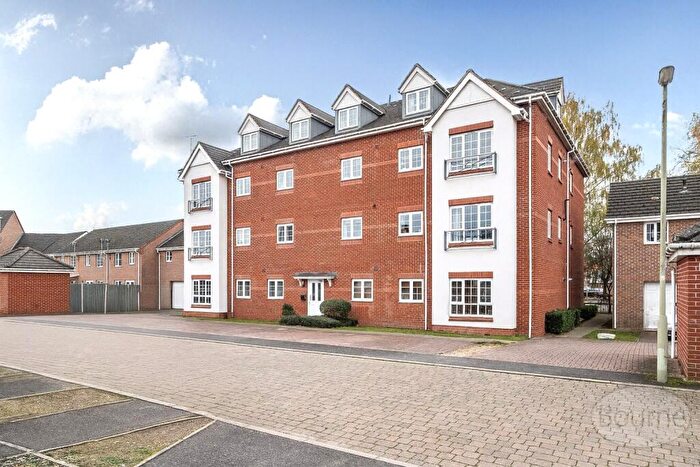 2 Bedroom Apartment For Sale In Squirrel Court, Aldershot, Hampshire, GU12