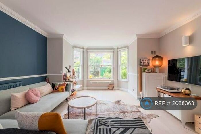 2 Bedroom Flat To Rent In Belsize Grove, London, NW3