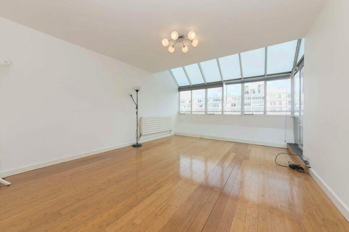 2 Bedroom Flat To Rent In Brunswick Centre, London, WC1N