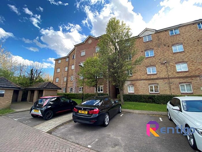 2 Bedroom Flat For Sale In Harrisons Wharf, Purfleet-On-Thames, RM19