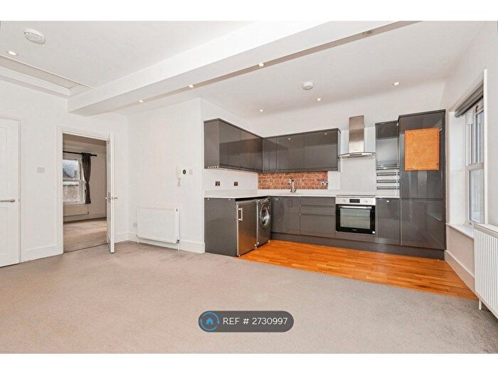 1 Bedroom Flat To Rent In Upper High Street, Epsom, KT17