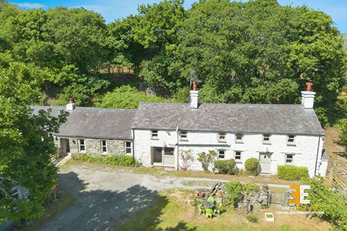 4 Bedroom Detached House For Sale In Llanbedr-Y-Cennin, Conwy, LL32