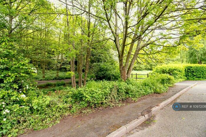 3 Bedroom Semi-Detached House To Rent In Merlin Close, Wilnecote, Tamworth, B77