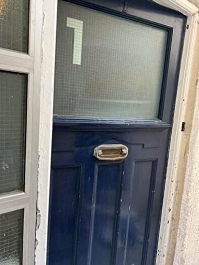 4 Bedroom Flat To Rent In Foxleigh Flats Gloucester Road, Bristol, BS7