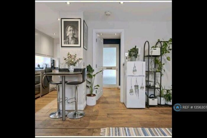 2 Bedroom Flat To Rent In St. John Street, London, EC1V